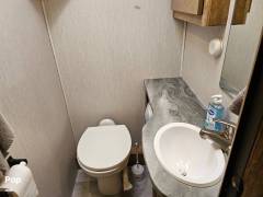2019 Coachmen Leprechaun 319MB, $ 64,000