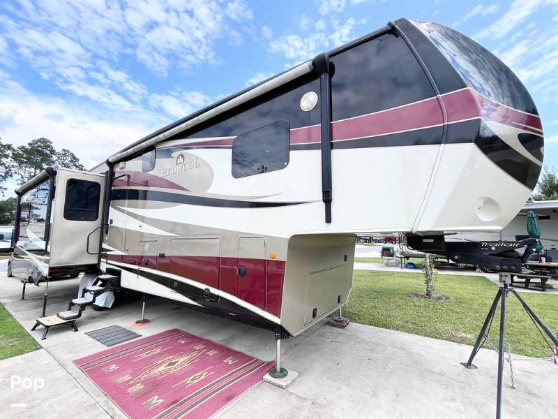 2014 Redwood RV Redwood 38GK, $ 39,000