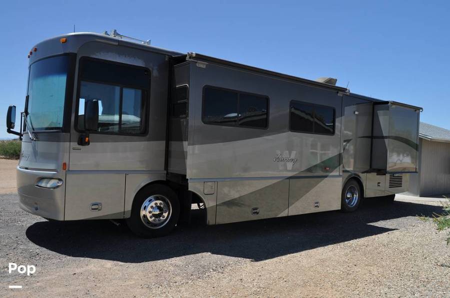 2005 Winnebago Journey 36G, $ 38,500
