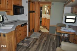 2005 Winnebago Journey 36G, $ 38,500