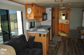 2005 Winnebago Journey 36G, $ 38,500