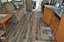 2005 Winnebago Journey 36G, $ 38,500