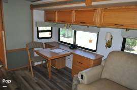 2005 Winnebago Journey 36G, $ 38,500