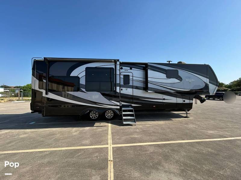2020 Vanleigh RV Beacon 39FBB, $ 72,000