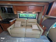 2018 Winnebago Cambria 30J, $ 68,900
