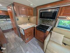 2018 Winnebago Cambria 30J, $ 68,900
