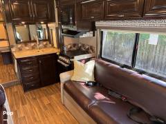2017 Thor Motor Coach Quantum RQ29, $ 59,500