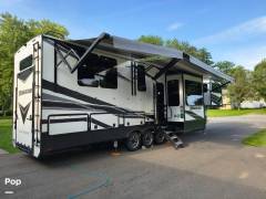 2021 Grand Design Momentum 376THS, $ 60,000