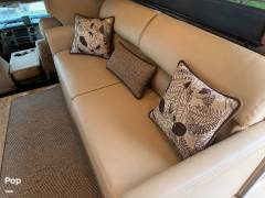 2016 Thor Motor Coach Chateau 35SB, $ 110,000