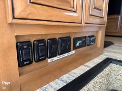 2016 Thor Motor Coach Chateau 35SB, $ 110,000