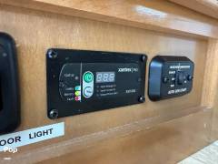 2016 Thor Motor Coach Chateau 35SB, $ 110,000