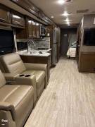 2020 Thor Motor Coach Challenger 35MQ, $ 96,900