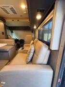 2021 Thor Motor Coach Palazzo 33.6, $ 184,000