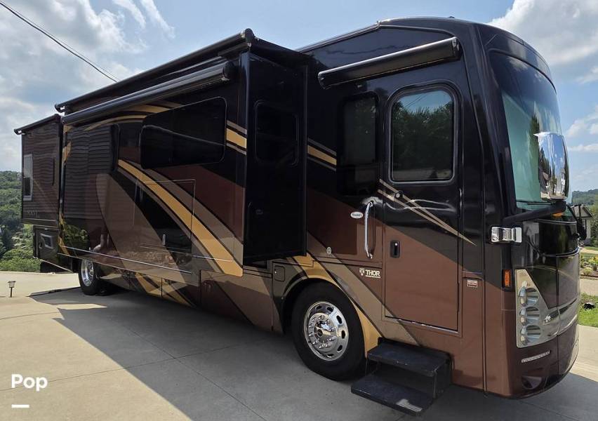 2017 Thor Motor Coach Tuscany XTE 36MQ, $ 119,900