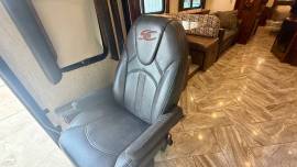 2018 Coachmen Sportscoach 408DB, $ 146,000