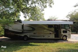 2016 Thor Motor Coach Hurricane 35C, $ 67,800