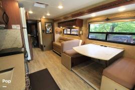2016 Thor Motor Coach Hurricane 35C, $ 67,800