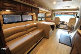 2016 Thor Motor Coach Hurricane 35C, $ 67,800