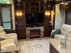 2015 Keystone Alpine 3011RE, $ 35,000