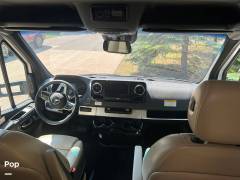 2025 Airstream Atlas Murphy Suite E1, $ 274,500