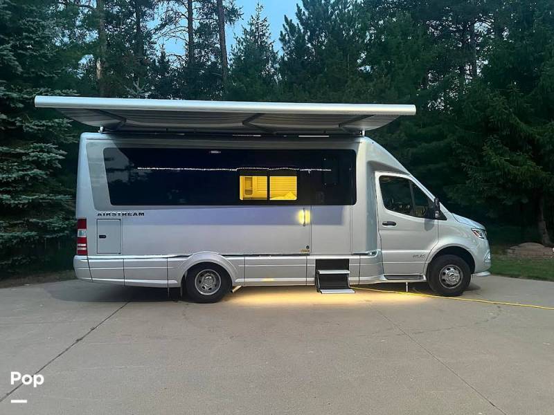 2025 Airstream Atlas Murphy Suite E1, $ 274,500
