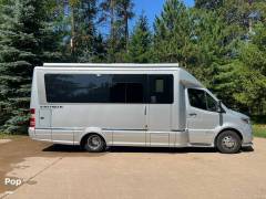 2025 Airstream Atlas Murphy Suite E1, $ 274,500