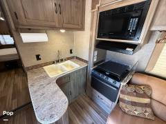 2017 Coachmen Freelander 31BH, $ 52,300