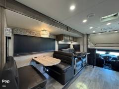 2021 Dynamax Isata 30FW 4x4, $ 174,900