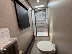 2021 Dynamax Isata 30FW 4x4, $ 174,900