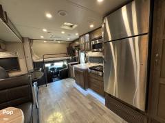 2021 Dynamax Isata 30FW 4x4, $ 174,900