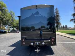 2021 Dynamax Isata 30FW 4x4, $ 174,900