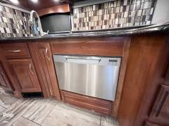 2017 Fleetwood Discovery LXE 40D, $ 129,700