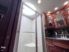 2017 Fleetwood Discovery LXE 40D, $ 129,700