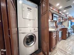 2017 Fleetwood Discovery LXE 40D, $ 129,700