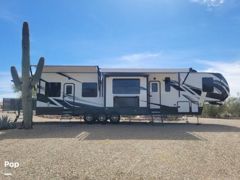 2022 Dutchmen Voltage 4015, $ 87,800