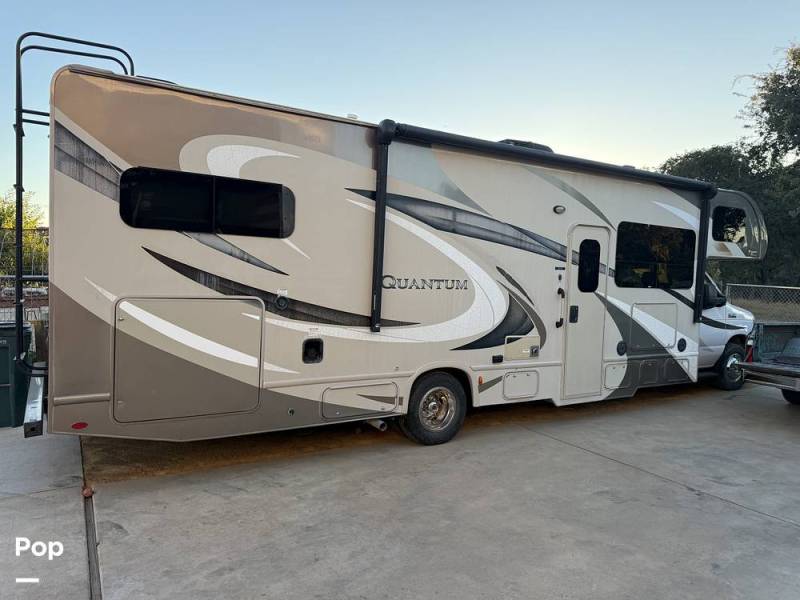 2017 Thor Motor Coach Quantum LF31, $ 52,300