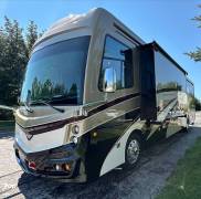2018 Fleetwood Discovery LXE 40G, $ 174,990