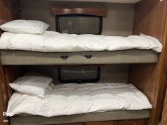 2018 Fleetwood Discovery LXE 40G, $ 174,990