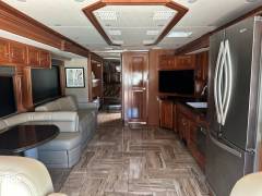 2018 Fleetwood Discovery LXE 40G, $ 174,990