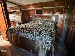 2018 Fleetwood Discovery LXE 40G, $ 174,990