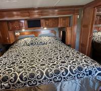 2018 Fleetwood Discovery LXE 40G, $ 174,990