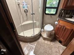 2018 Fleetwood Discovery LXE 40G, $ 174,990