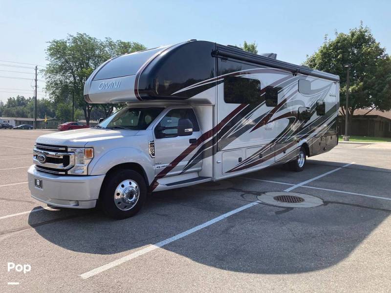 2022 Thor Motor Coach Omni RS36 Super C, $ 179,000