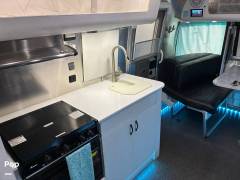 2012 Airstream Eddie Bauer 25FB, $ 51,700