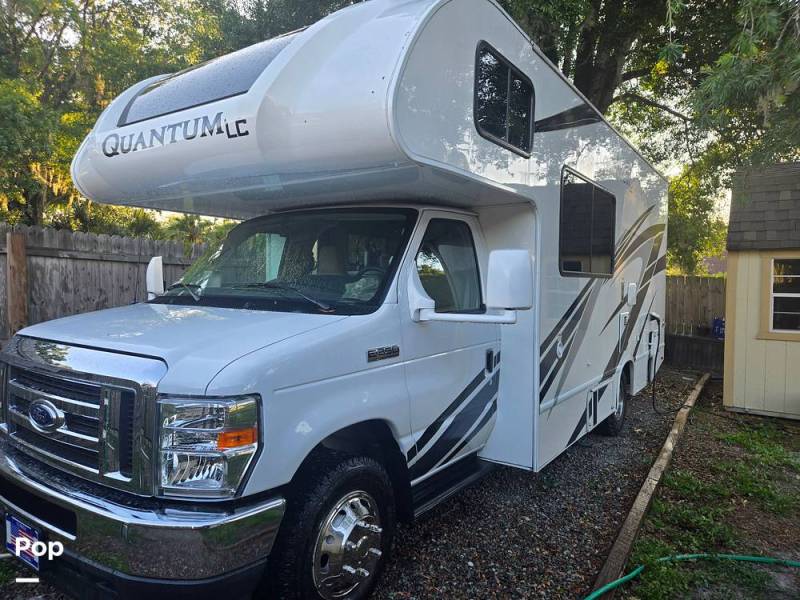 2021 Thor Motor Coach Quantum LC22, $ 55,000