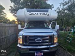 2021 Thor Motor Coach Quantum LC22, $ 55,000