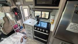 2021 Thor Motor Coach Quantum LC22, $ 55,000