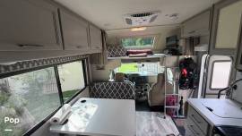 2021 Thor Motor Coach Quantum LC22, $ 55,000