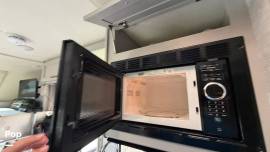 2021 Thor Motor Coach Quantum LC22, $ 55,000