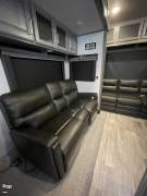 2021 Keystone Montana Legacy 3781RL, $ 55,000